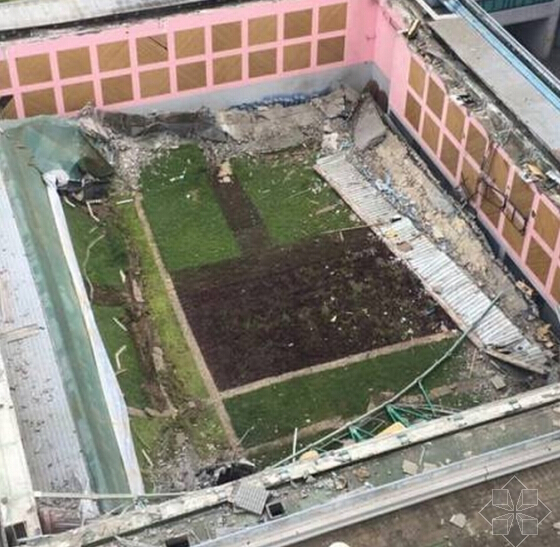 【事故】香港城市大学九百平米体育馆屋顶坍塌！是豆腐渣还是过重？