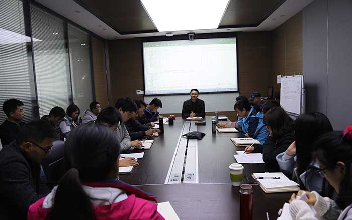 上海悍马十二月月度会议如期举行