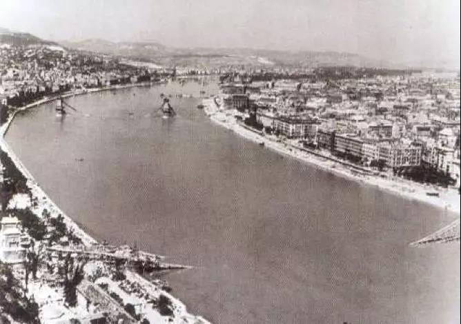 多瑙河上大桥全部被毁