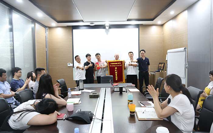 上海悍马七月会议如期举行