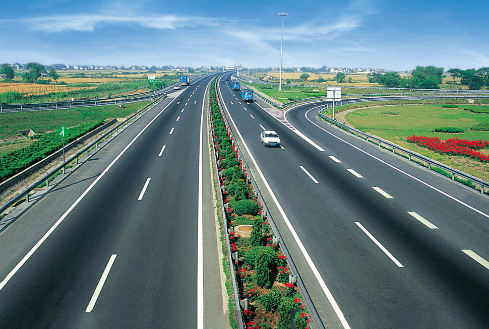 高速公路桥梁施工中的加宽拼接技术
