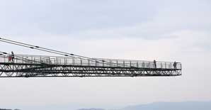 世界新纪录！重庆钢结构悬廊外伸80米！