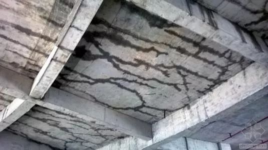 混凝土收缩引起的裂缝问题