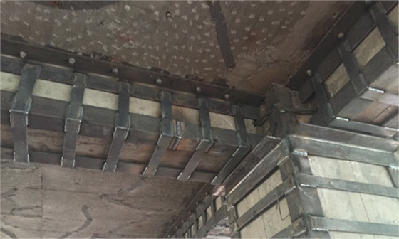 梁粘贴钢板加固