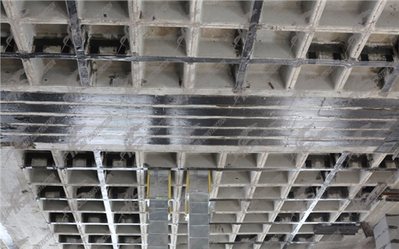 粘贴碳纤维布 粘贴碳纤维布