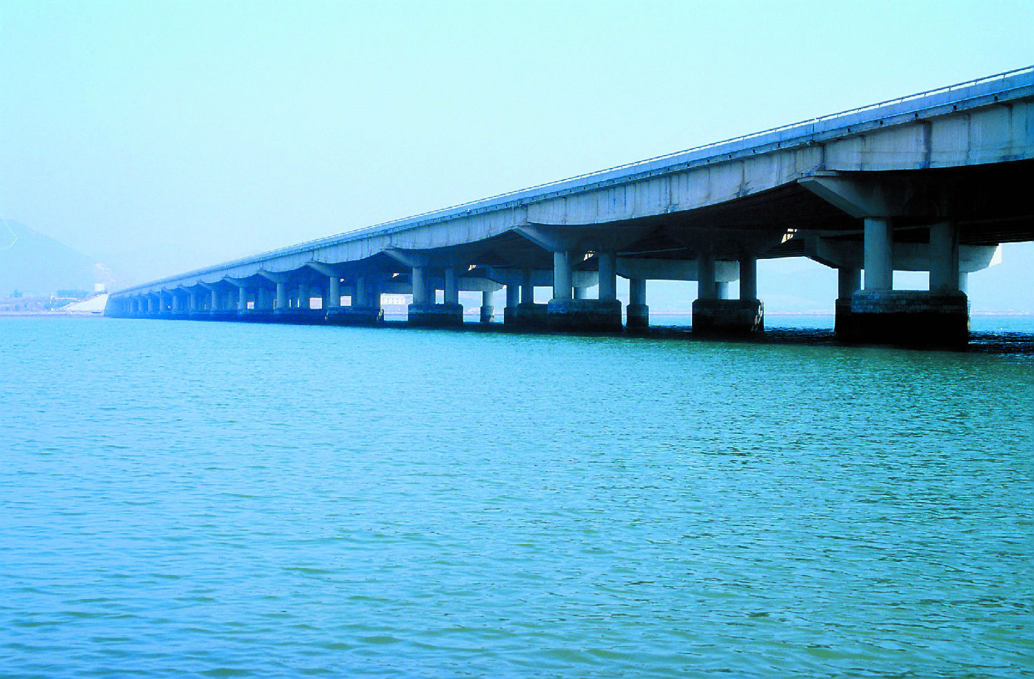 中国最大的预应力混凝土桥.jpg
