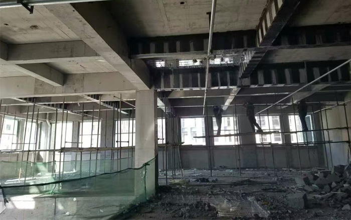 叼炸天！西宁特钢使用上海悍马碳纤维布加固后发生惊人变化！