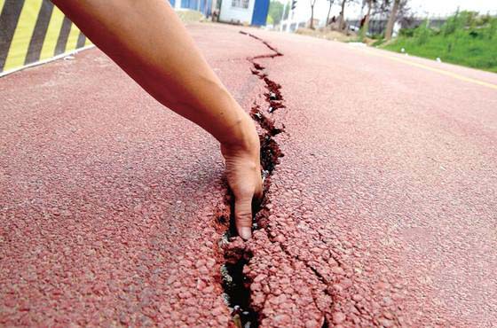 透明裂缝修补胶能解决什么问题？