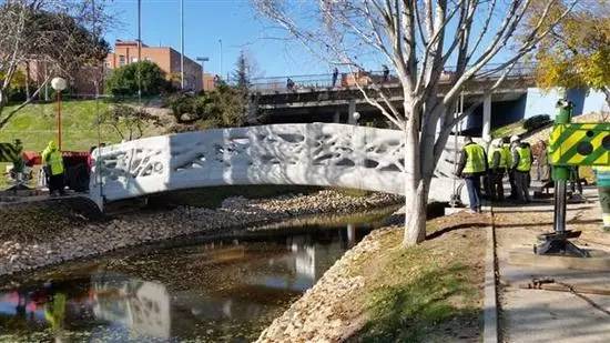 世界首座混凝土3D打印桥在西班牙落成