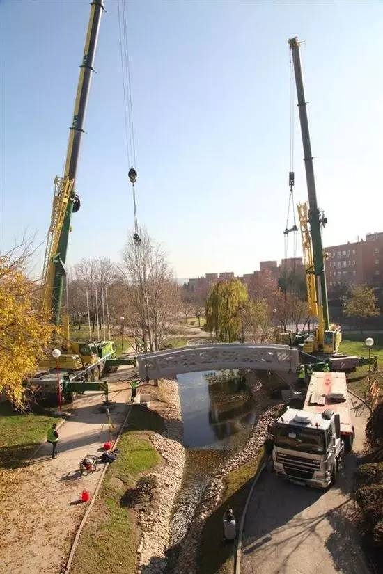 世界首座混凝土3D打印桥在西班牙落成