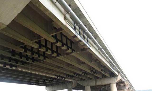 碳纤维在桥梁梁体加固中的应用