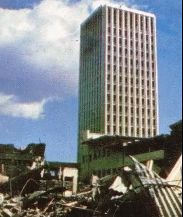 林同炎先生设计的美洲银行大厦基本完好，18层