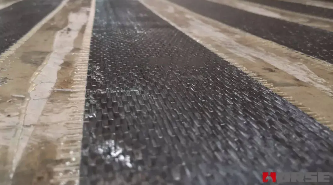 <font color="red">粘钢加固</font>或碳纤维布加固