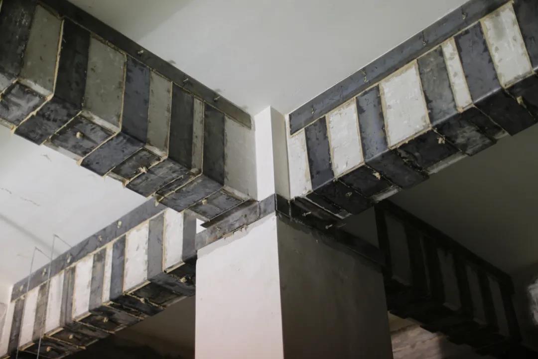 <font color="red">粘钢胶</font>和碳纤维胶性能一样吗?