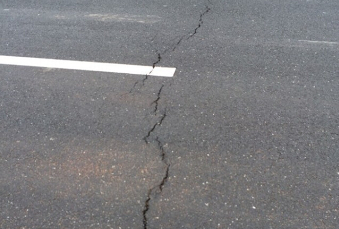 水工混凝土裂缝成因及处理