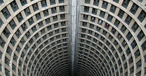 自杀者的天堂---非洲巨型筒体建筑介绍