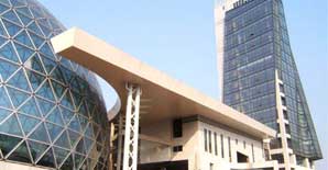 某汽车城楼面裂缝修补