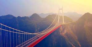 <font color="red">悬索桥</font>上部结构施工技术探讨