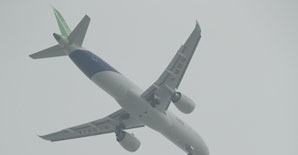 振奋人心！C919首飞成功！