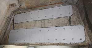 桥梁<font color="red">粘贴钢板加固</font>