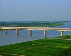 京沪高速新沂河<font color="red">大桥</font>维修加固