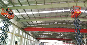 中国首例<font color="red">大跨度钢结构预应力碳板</font>张拉成功