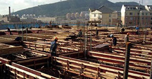 地下停车场如何考虑碰撞荷载？