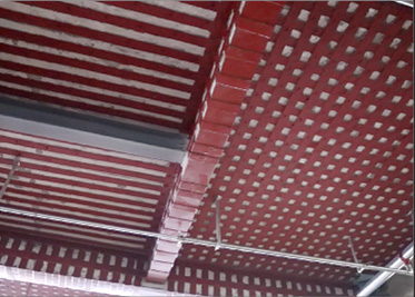 "板底粘钢加固"