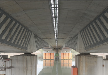 "桥梁粘钢加固"