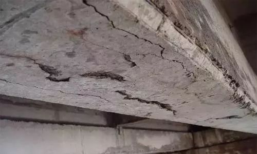 钢筋锈蚀引起的裂缝问题